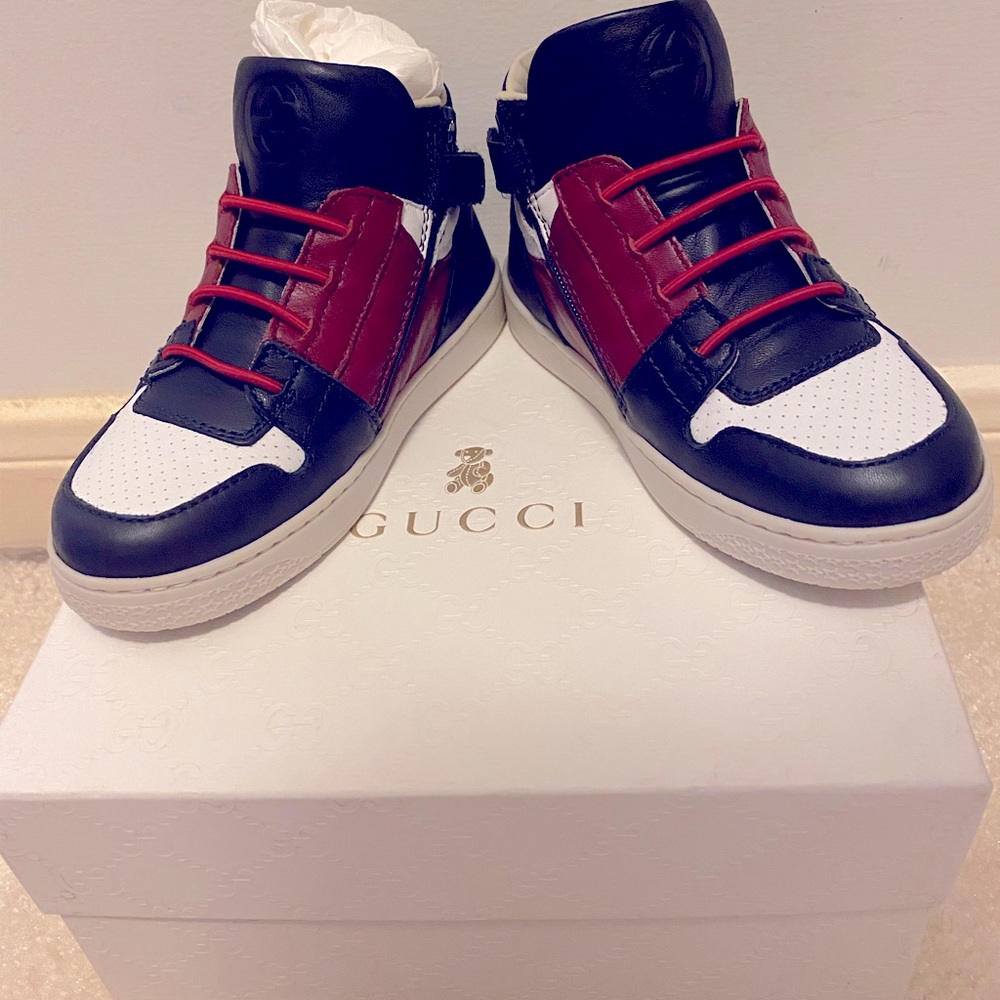 Gucci boys toddler size 24 US8